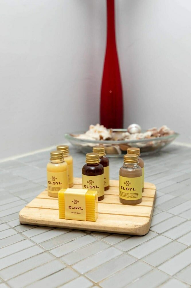 Фото 2 Bedroom 2 Bathroom Victorian Maisonette in Barbican