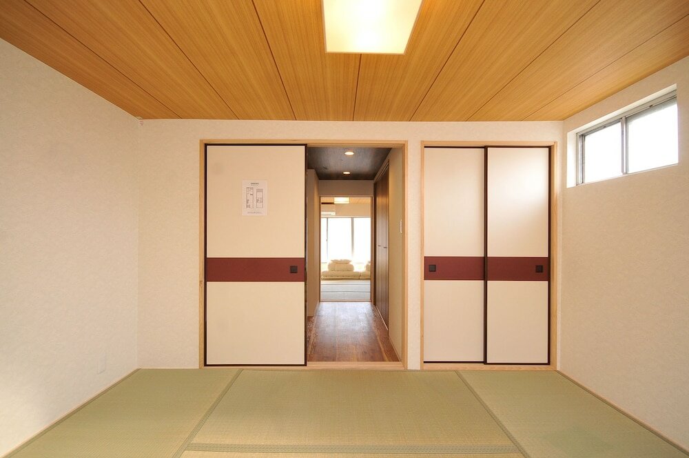 Фото Condominium House in Osaka Shin-Fukae