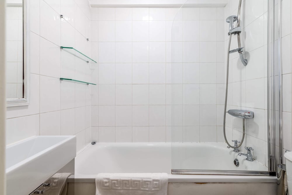 Фото Gorgeous Putney Flat