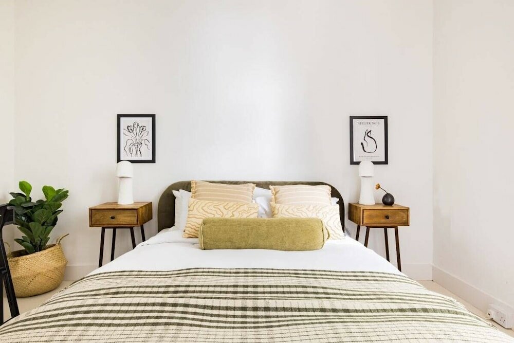 Фото The Eltham Classic - Stunning 1bdr Flat With Garden