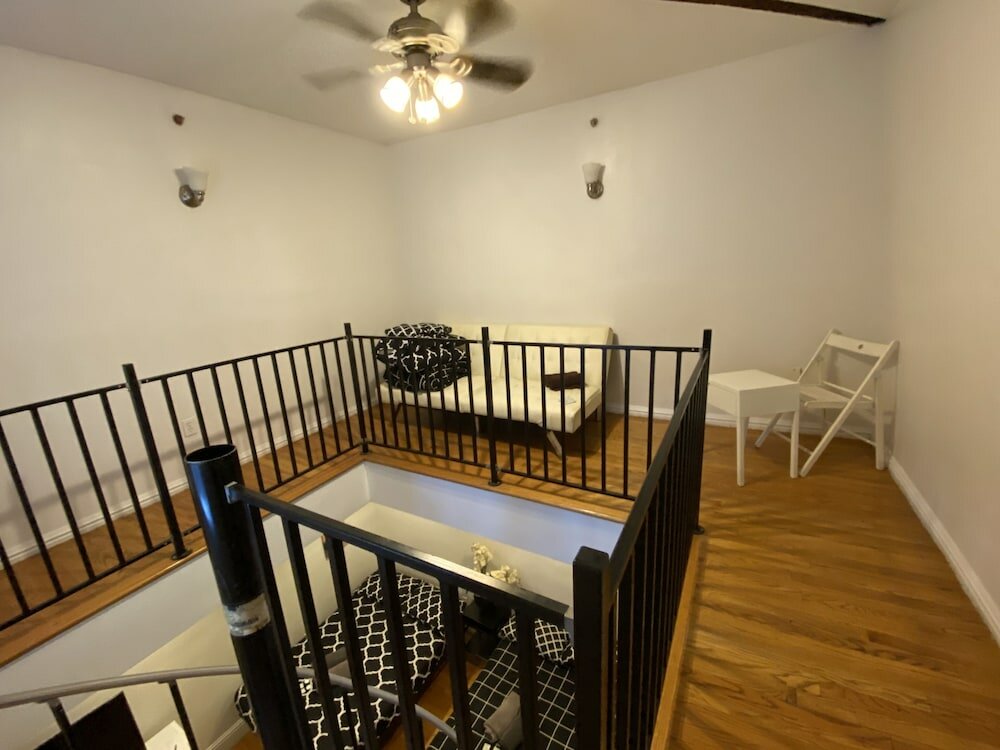 Фото 31 Street Broadway Hotel