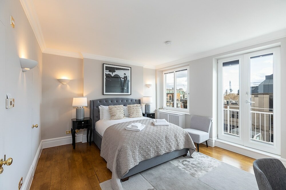 Фото Altido Stylish Flat near Mayfair & Piccadilly Circus