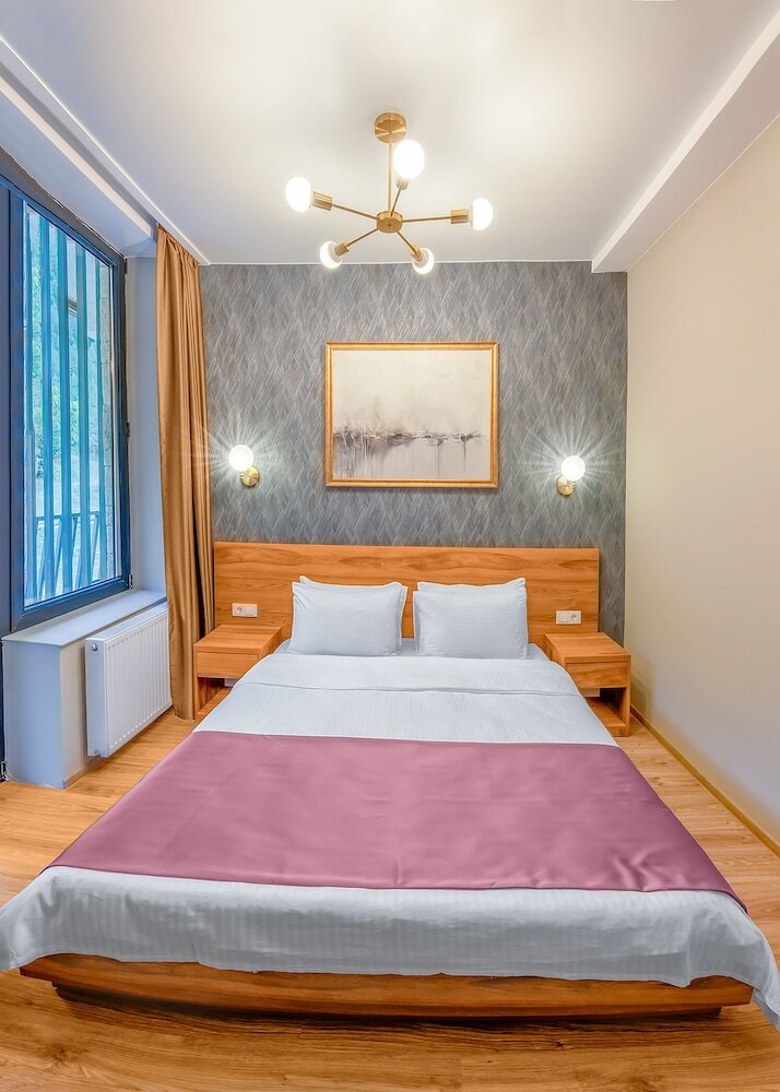 Фото Solo Grand Boshuri Hotel