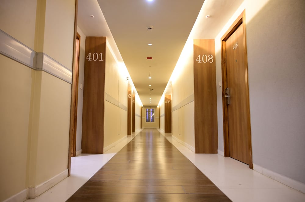 Фото Icon Select by Bhagini