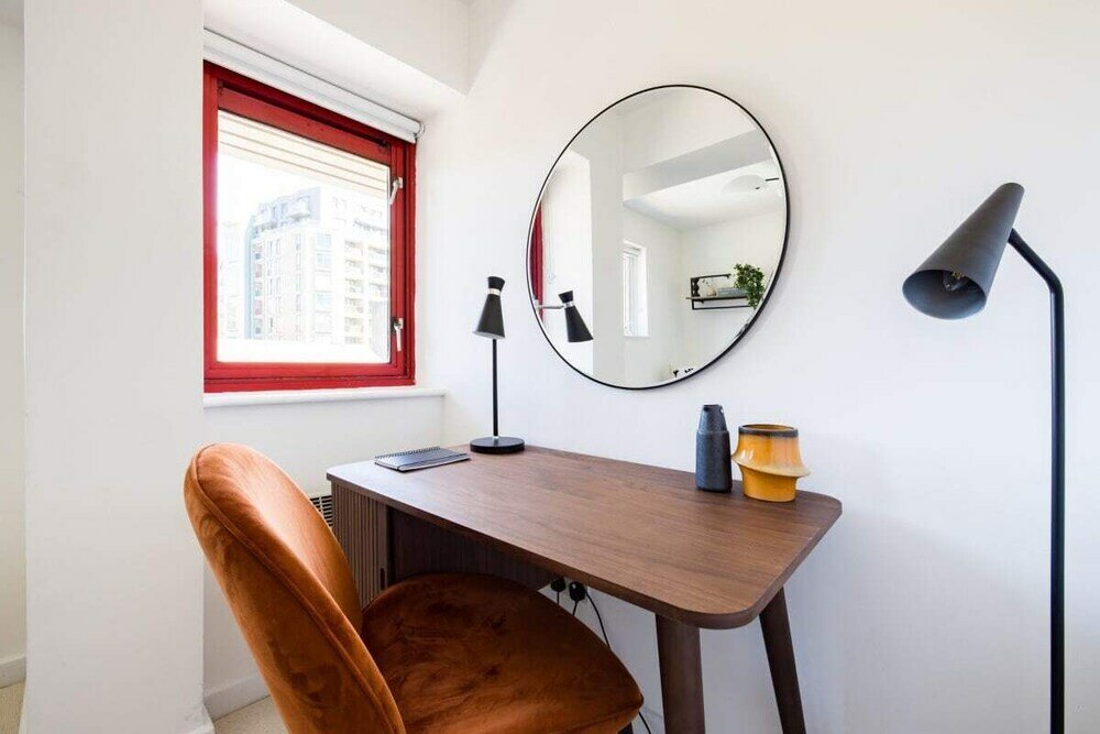 Фото The Shadwell Secret - Contemporary 4bdr House