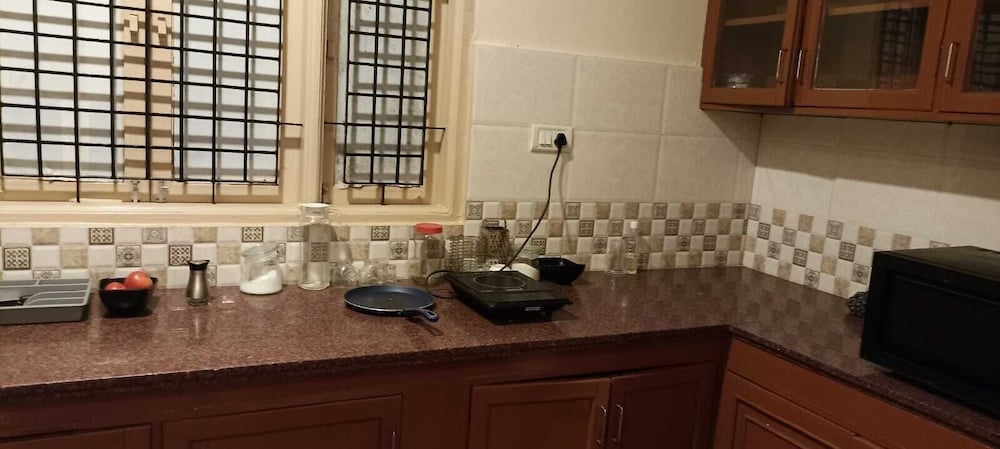 Фото Urban Stay Adams Service Apartment