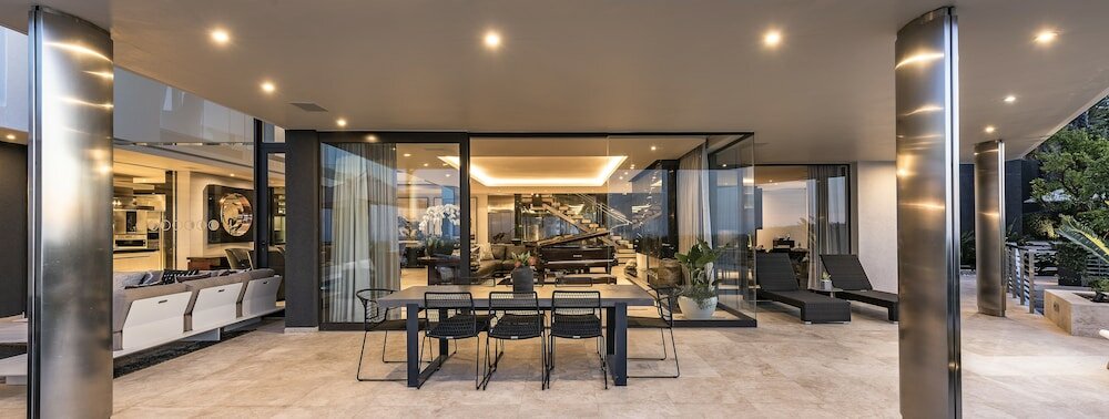 Фото Moondance Villa & Suites