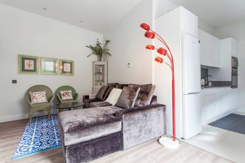 Фото Sevilla Alquila Amplios Apartamentos Duplex EN San Bernardo