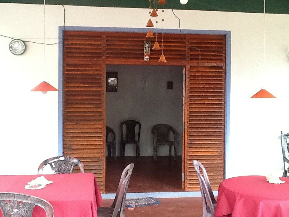 Фото Catamaran Beach Home and Restaurant