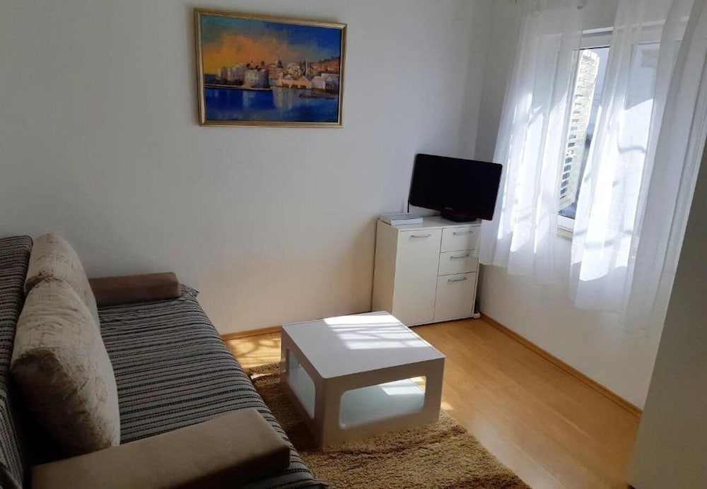 Фото Pero - Free Parking - A2