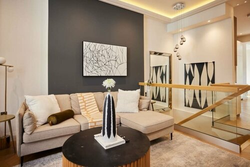 Гостиница The Chelsea Wonder - Spacious 3bdr Flat With Terrace + Garden в Лондоне