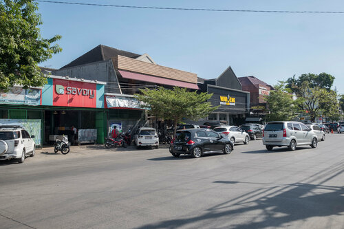 Гостиница Oyo 1114 Hotel Denpasar Makassar в Макасаре