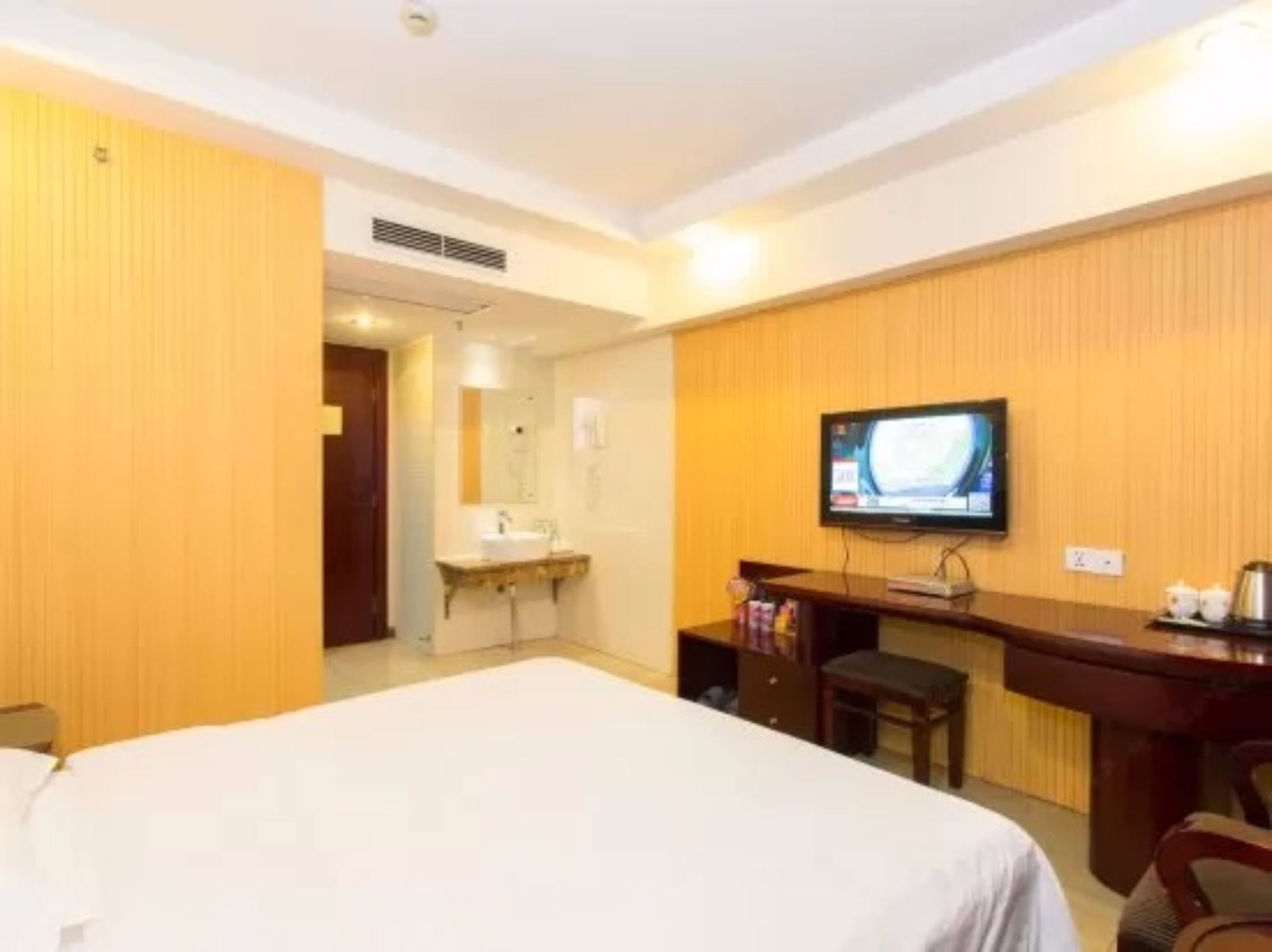 Фото Kaiserdom Hotel Changsha Railway Station