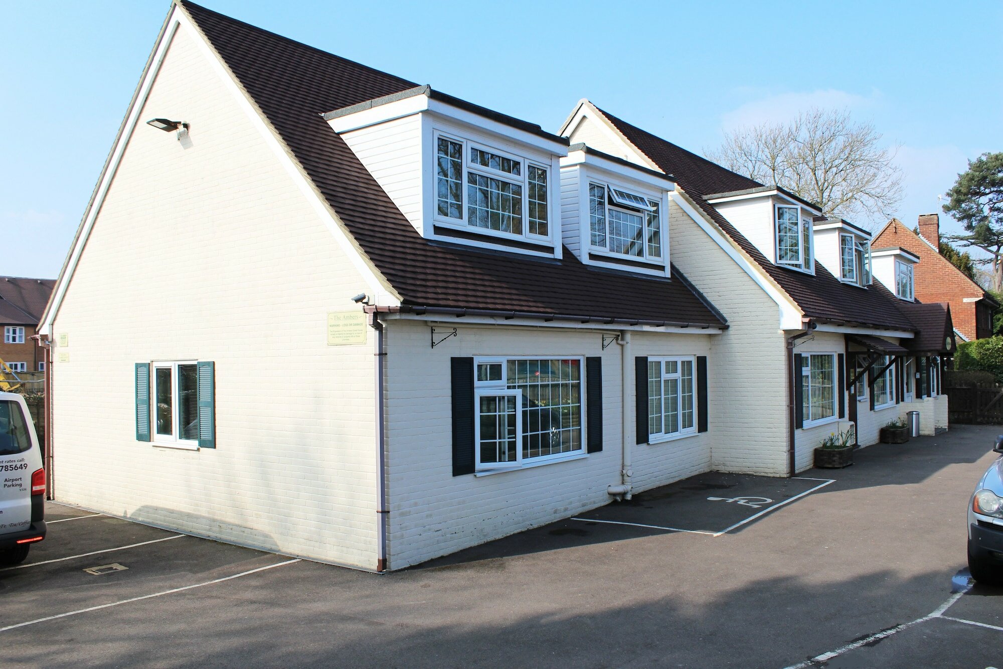 Фото Flexistay Ambers Gatwick Aparthotel
