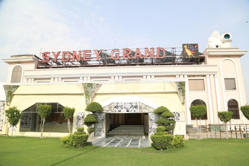 Фото отеля 1