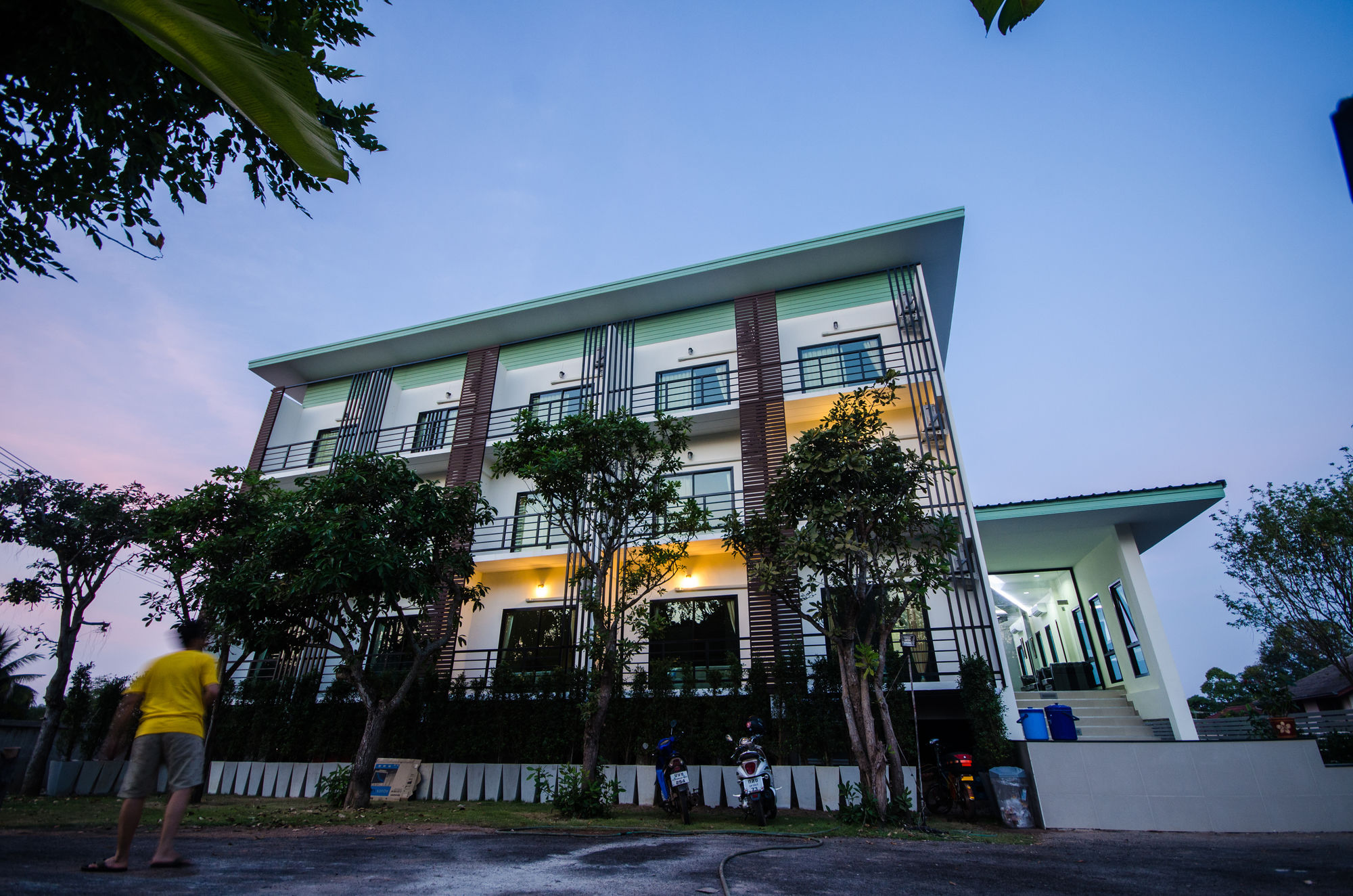 Фото Sunee Boutique Hotel