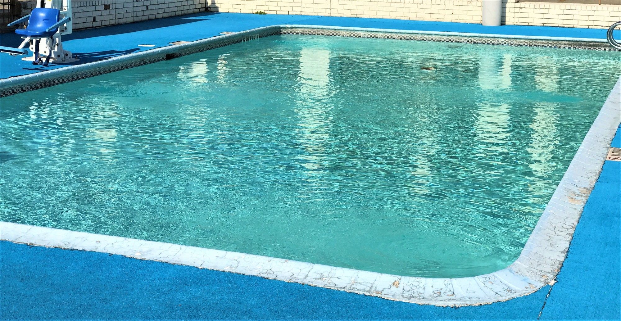 Фото HomeTowne Studios by Red Roof San Antonio E - Near At&t Center