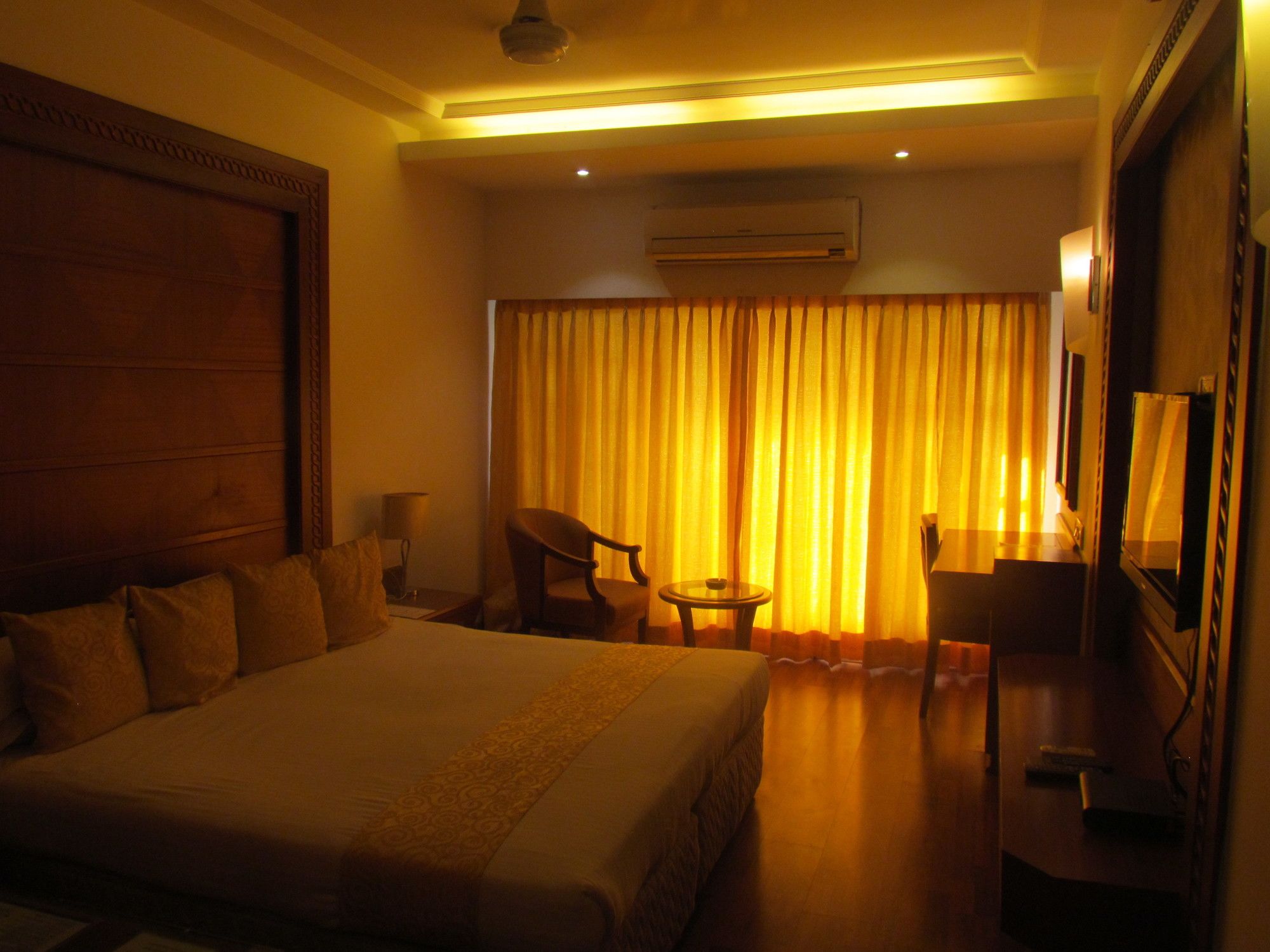 Фото Hotel Kohinoor Park