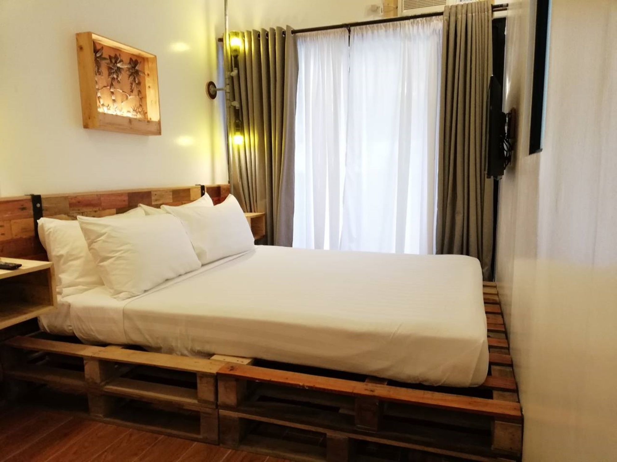 Фото Containers by Eco Hotel Tagaytay