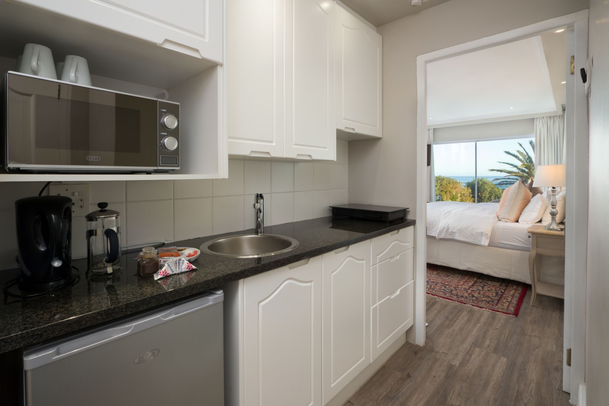 Фото Hermanus Beachfront Lodge