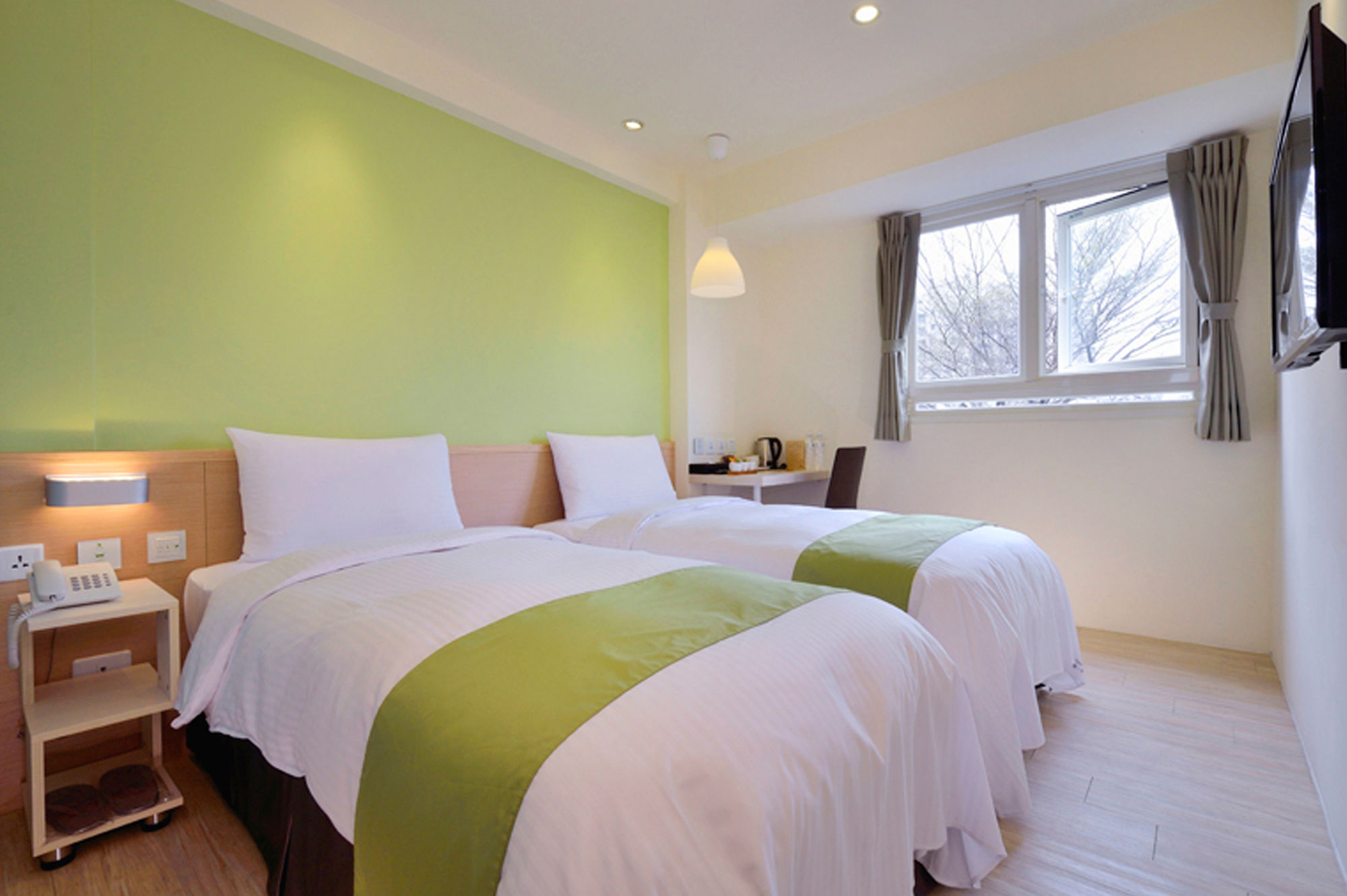 Фото отеля 2