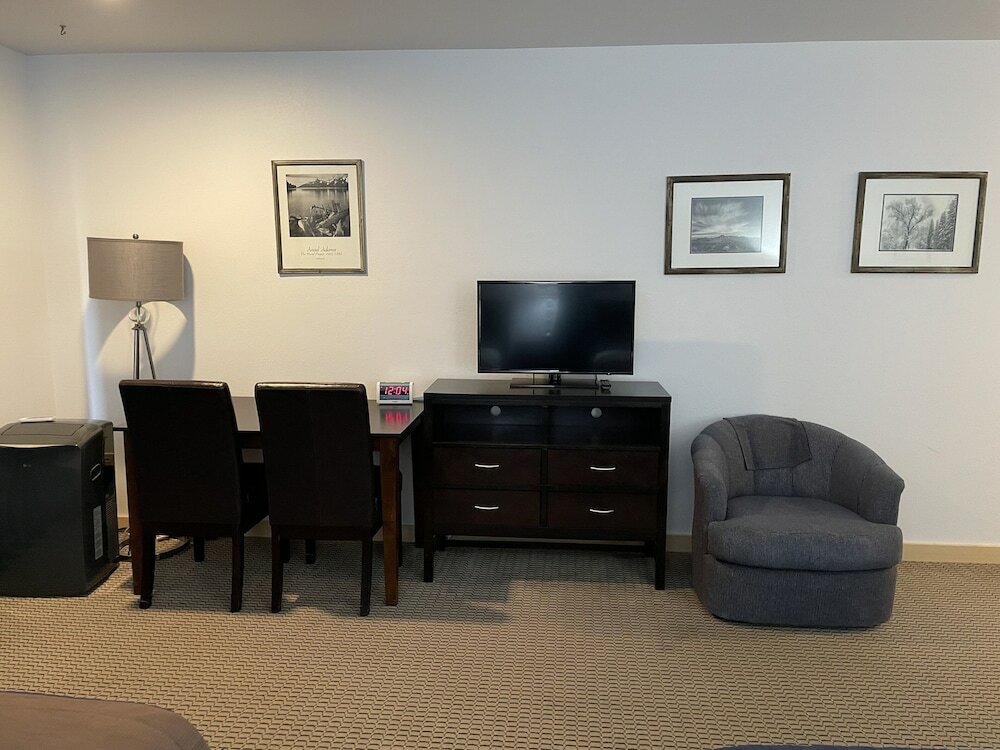 Фото Valley Hi Motel - Near Winter Park Visitor Center