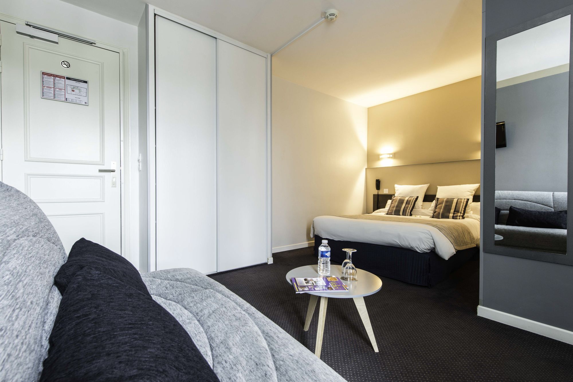 Фото Un Hôtel sur le Port