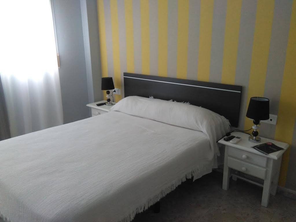 Фото Hostal Luna de Nerja