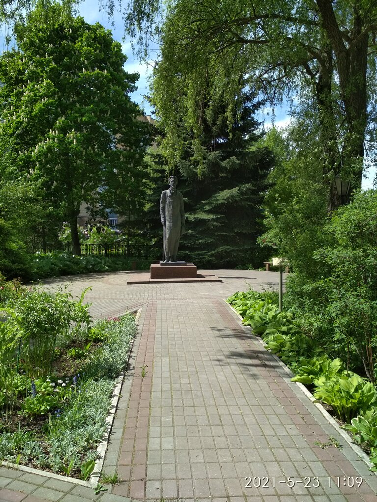 Памятник, мемориал А.П. Чехов, Чехов, фото