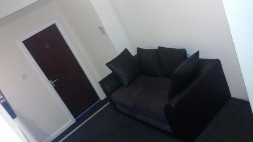 Фото Budget Apartment Shields Road