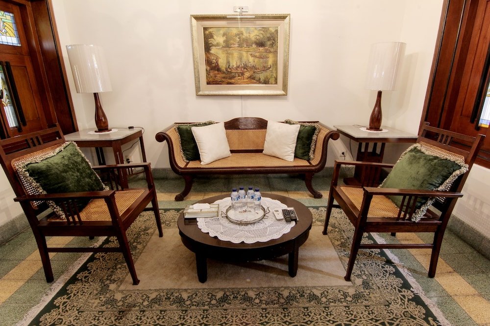 Фото Roemahkoe Heritage Hotel