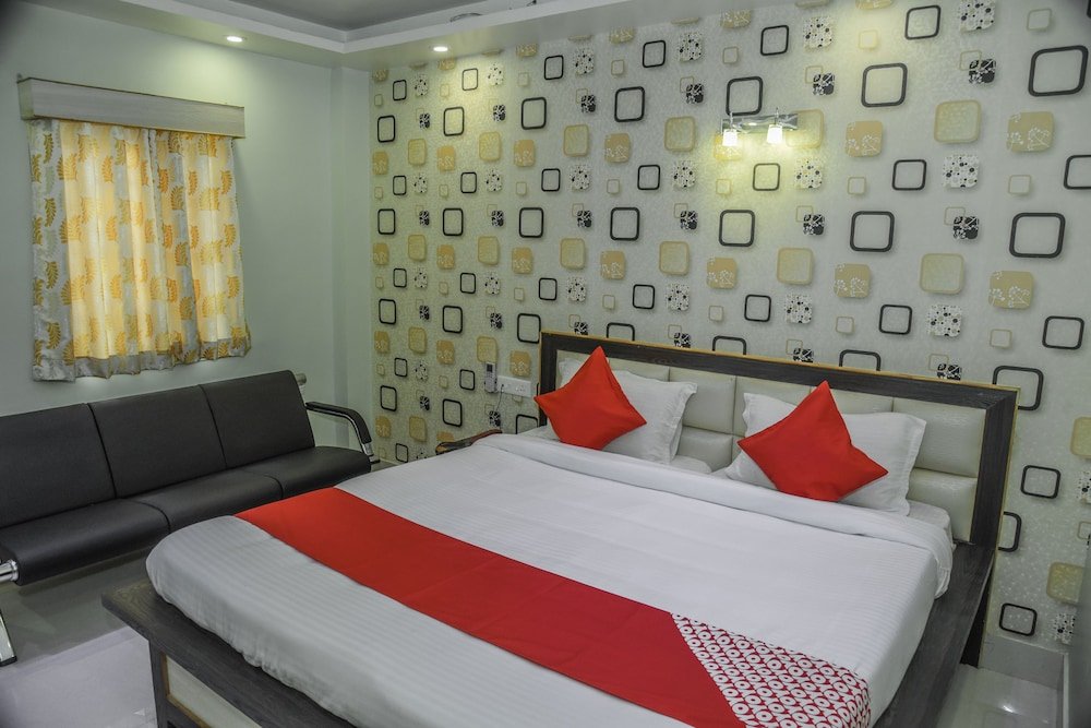 Фото Oyo 15443 Hotel Mega Palace