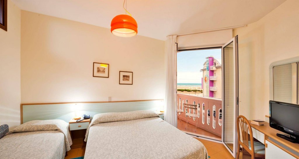 Фото Hotel Universal