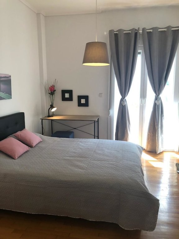 Фото Zeus apt - Sweet Home 3