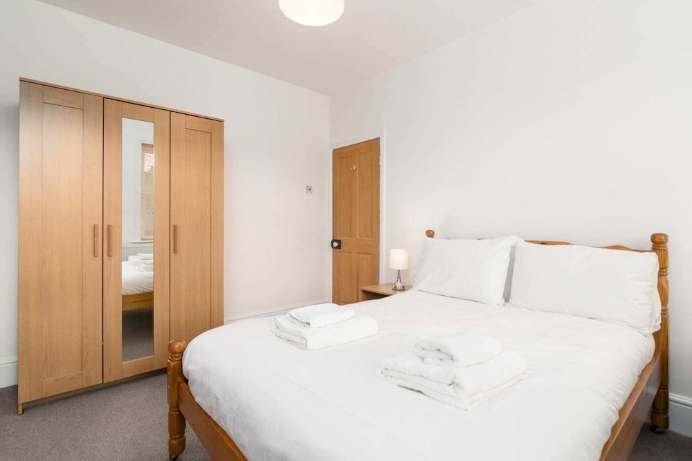 Фото Modern 2 Bed, for 4 Guests in Golders Green!