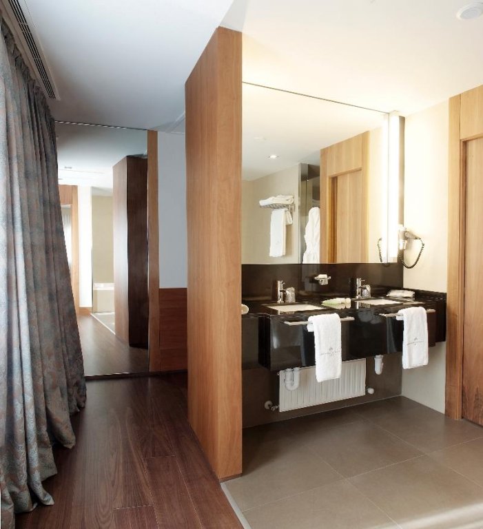 Фото Gran Hotel La Perla