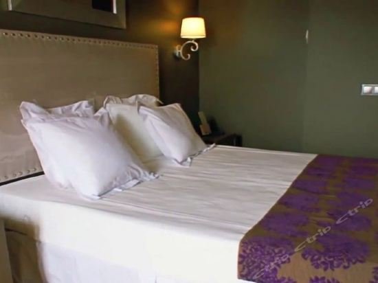 Фото Hotel Cisneros