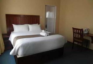 Гостиница Pebble Rock Lodge