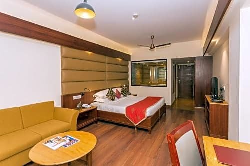 Фото Hotel Hilltop Palace