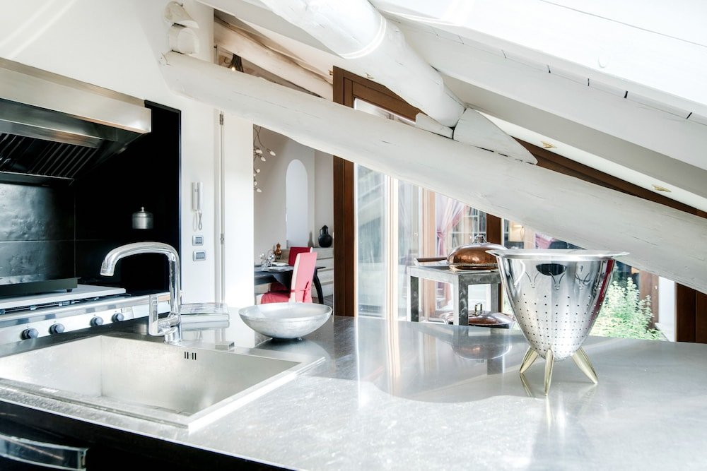 Фото MyHomeInComo - MC Julian Apartment