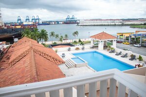 Гостиница Radisson Colon 2, 000 Hotel & Casino