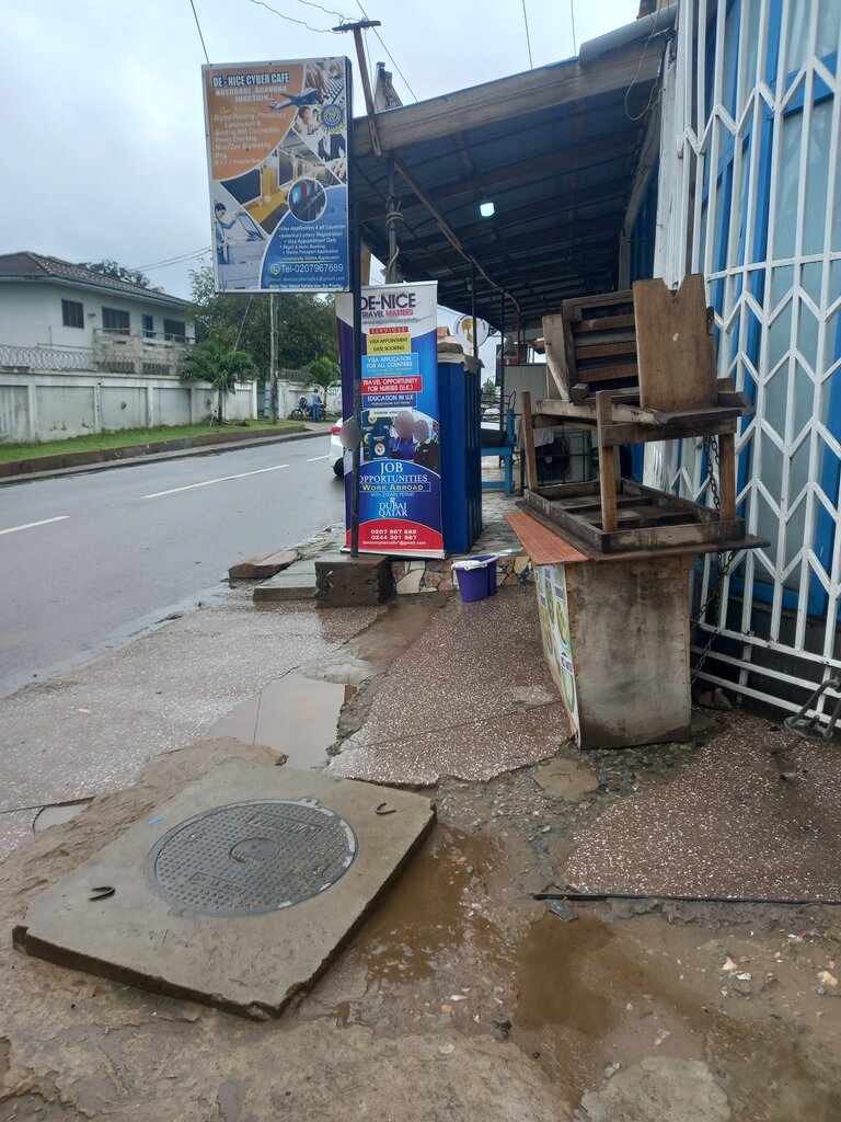 Travel agency De-Nice Travel and Cyber Cafe, Accra, photo