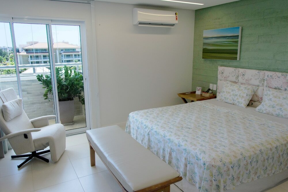 Фото Penthouse Apartment with Hot Tub near Beach