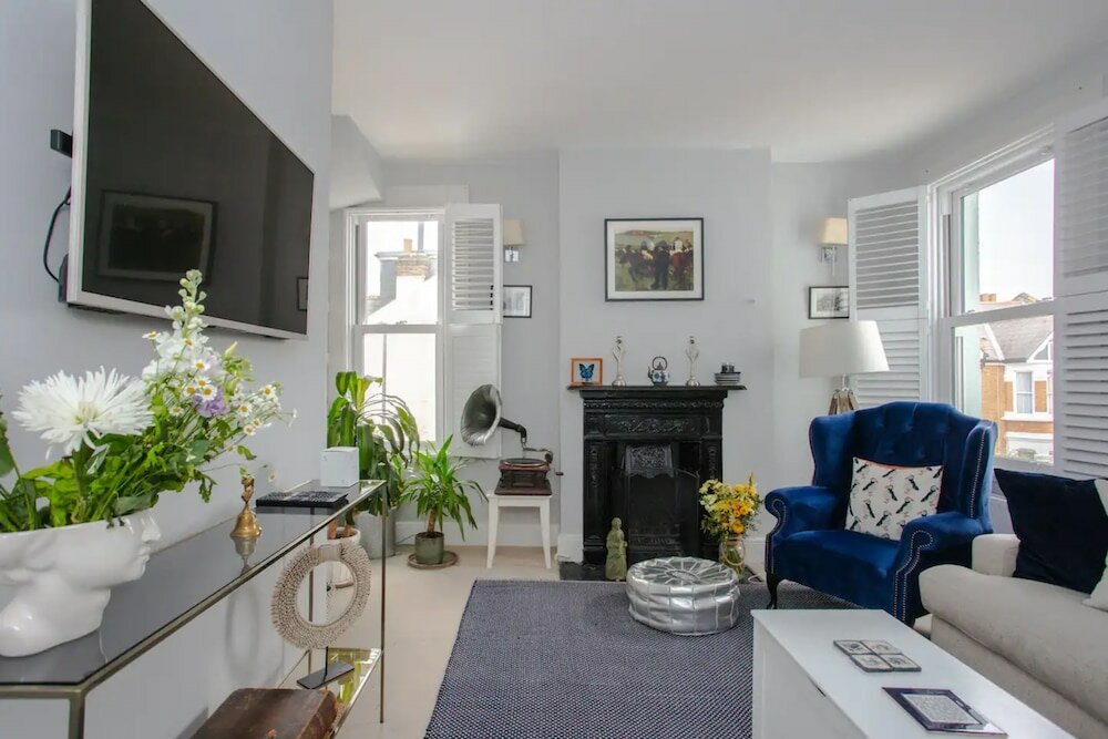 Фото Bright2 Bedroom Apartment With Roof Terrace in Wimbledon
