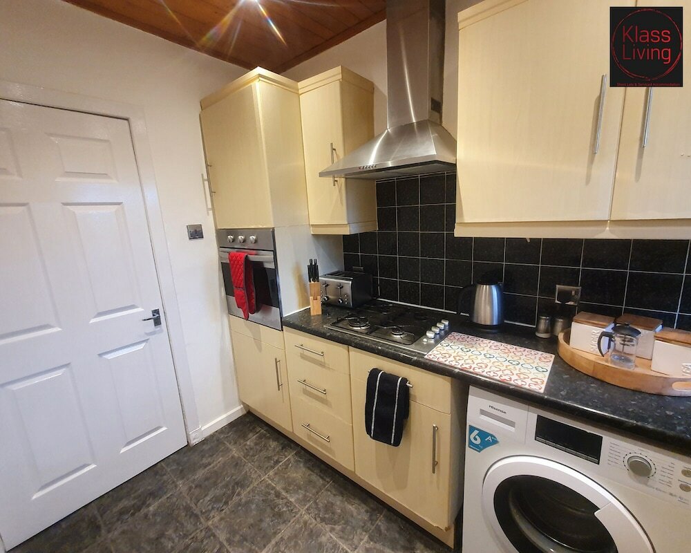 Фото Two Bedroom Apartment by Klass Living Serviced Accommodation Airdrie - Nicol Apartment With WiFi & Parking