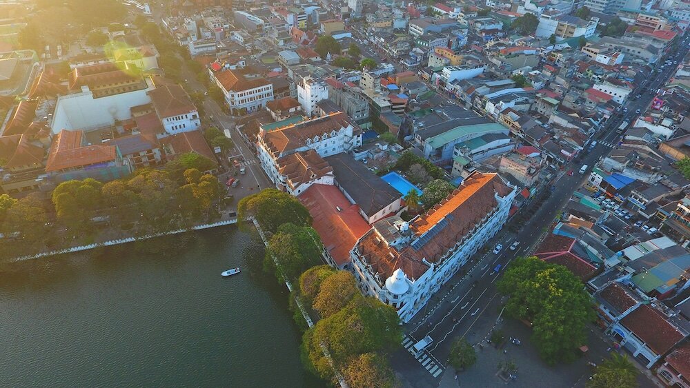 Фото Queen's Hotel