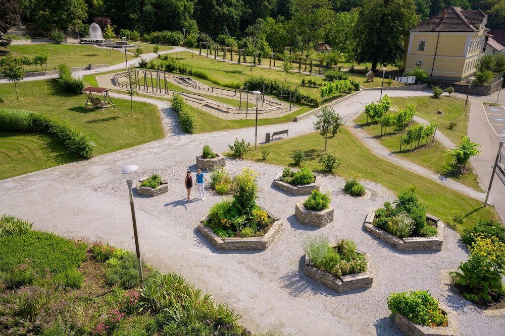 Фото Nuhr Medical - Hotel & Restaurant