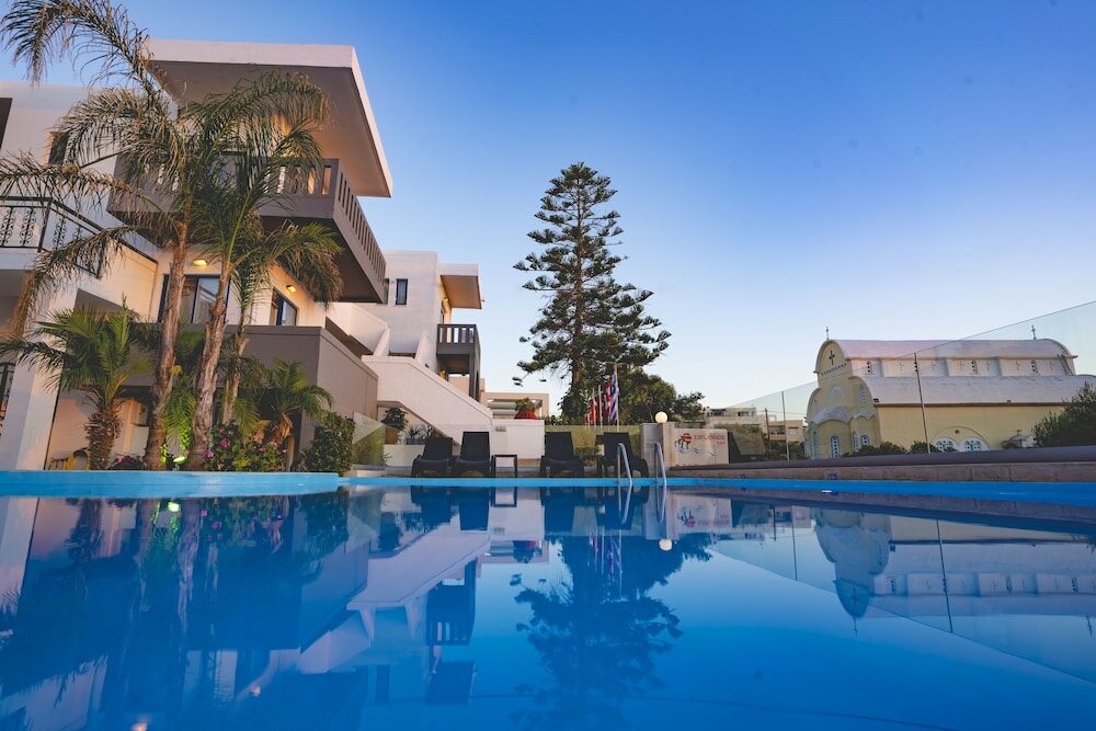 Фото Esplanade Apartments