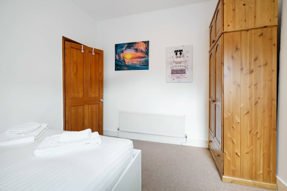 Фото London Spacious 3 Bedroom House Fulham