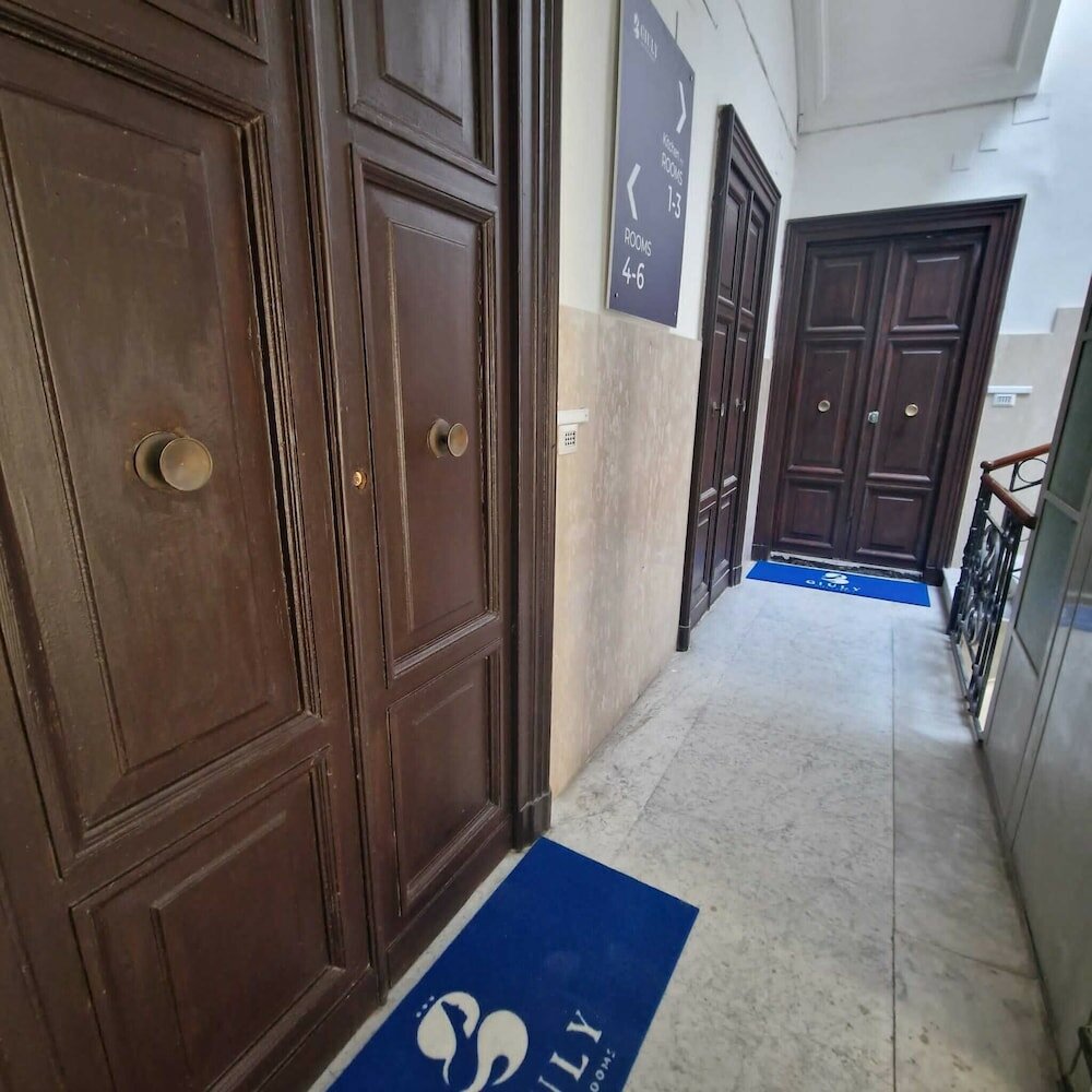 Фото Giuly Suites & Rooms